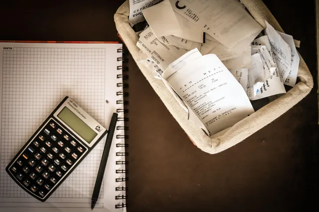 money, bills, calculator, to save, savings, taxes, business, calculator, taxes, taxes, taxes, taxes, taxes. What a federal business tax calculator cannot see, and how to estimate anyway